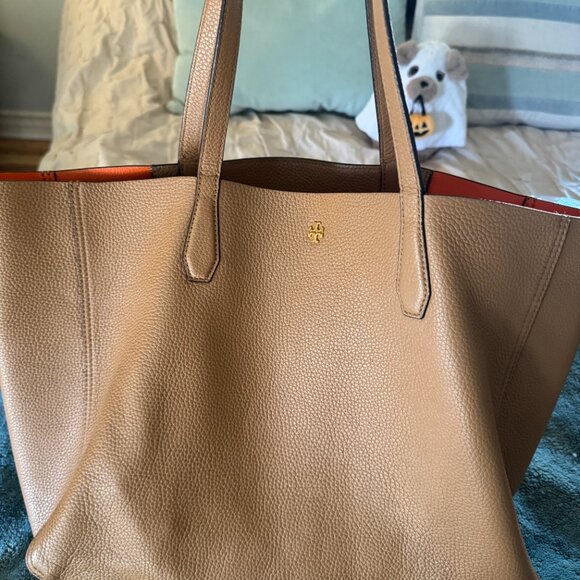 Tory Burch Large Tote & Wristlet - Picture 2 of 4